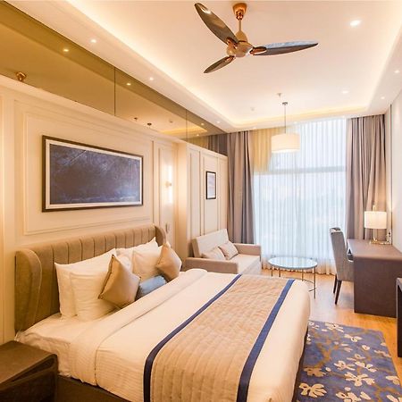 The Cove Wing Hotel Panchkula Exterior photo