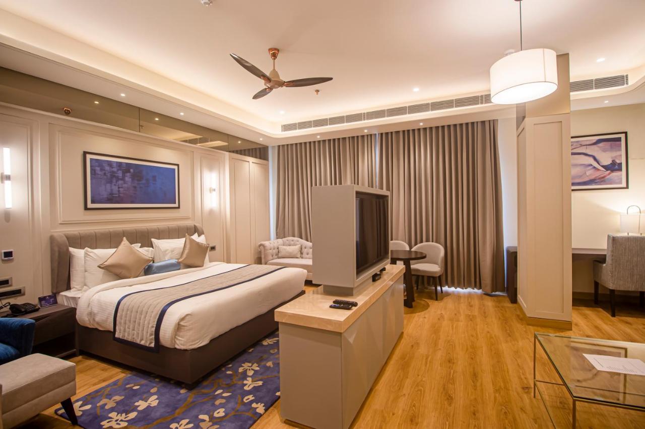 The Cove Wing Hotel Panchkula Exterior photo