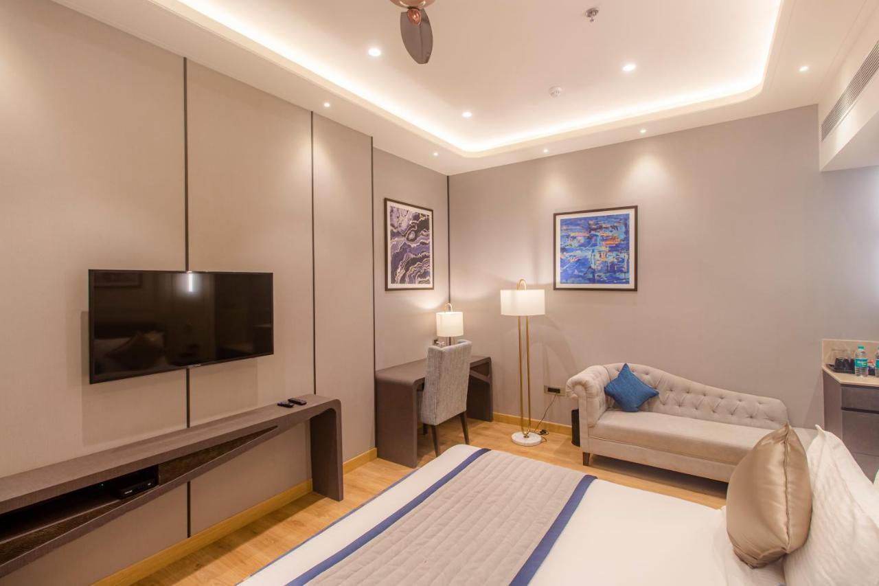 The Cove Wing Hotel Panchkula Exterior photo