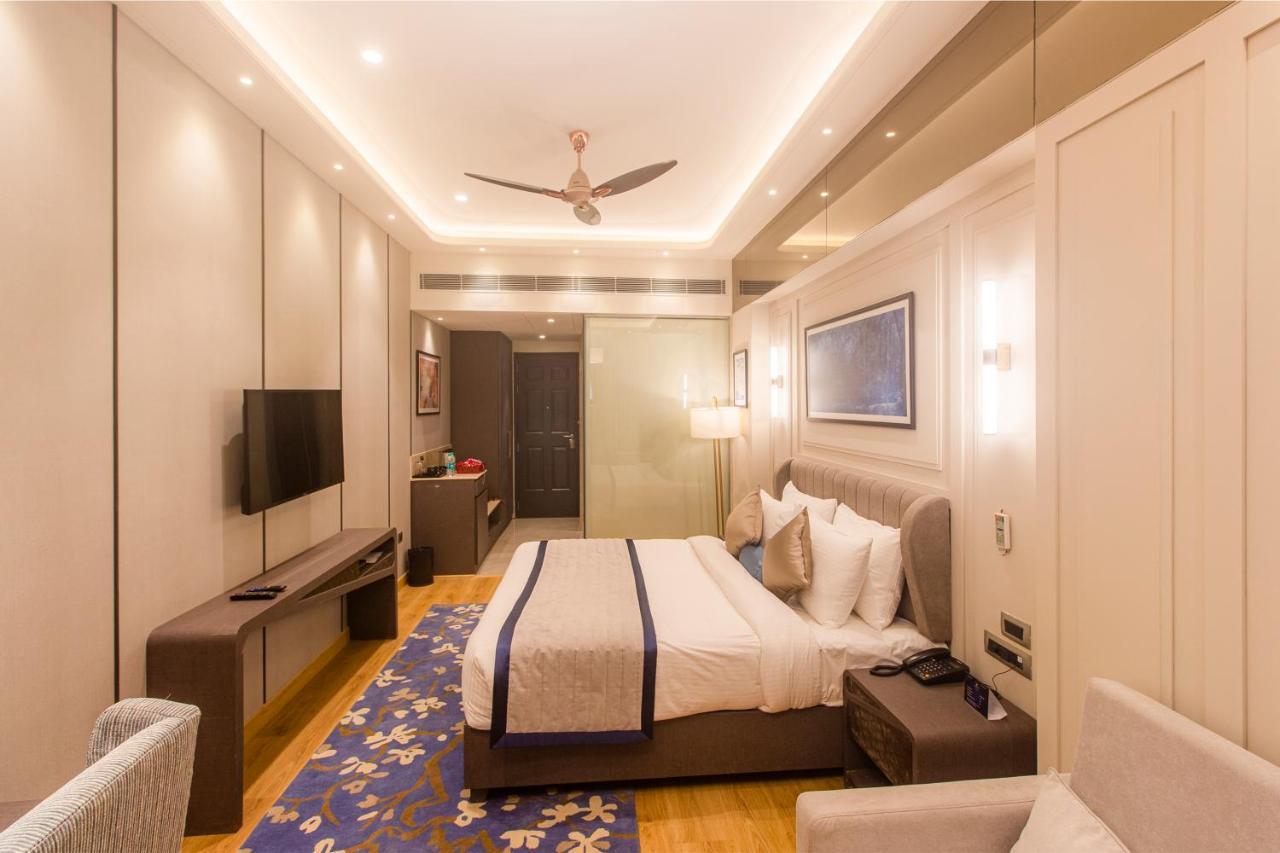 The Cove Wing Hotel Panchkula Exterior photo